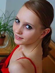 Teen satisfies her bawdy cleft