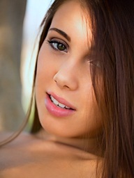 Jenna Sativa finds herself alone beneath a vine - Digital Desire